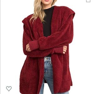 NWT HEM & thread hooded fluffy jacket